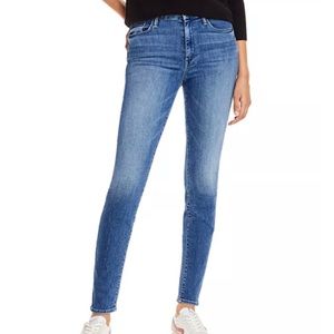 NWT Mother the Looker jeans in Groovin. Size 27